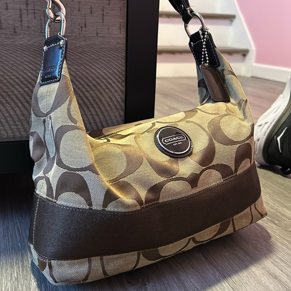 Coach Shoulder Bag - Picture 2 of 12